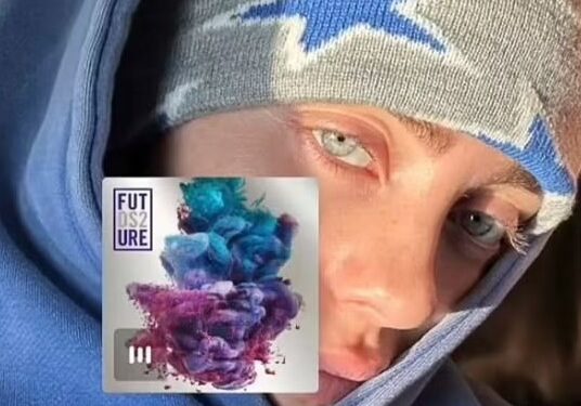 Dünyaca Ünlü Şarkıcı Billie Eilish, tarifeli uçakta görüntülendi