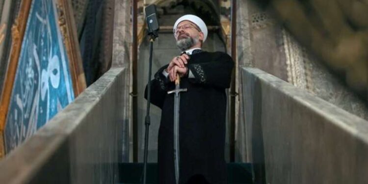 Diyanet İşleri Başkanı Ali Erbaş kendisine yapılan hutbe eleştirilerine tepki gösterdi