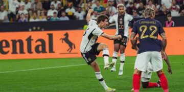 Dev maçta Almanya Fransa'yı geçmeyi bildi!