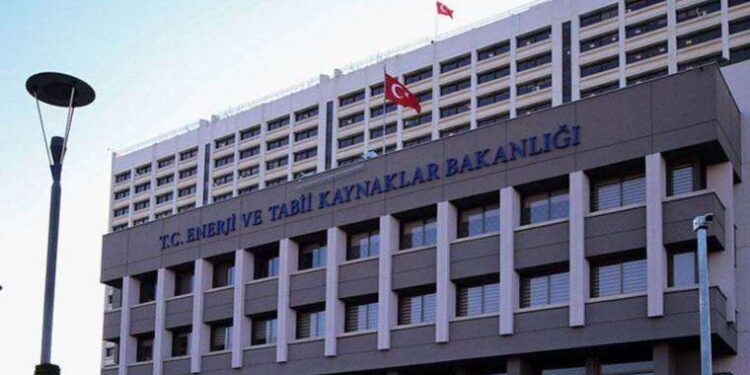 Madencilerin grevi sürüyor