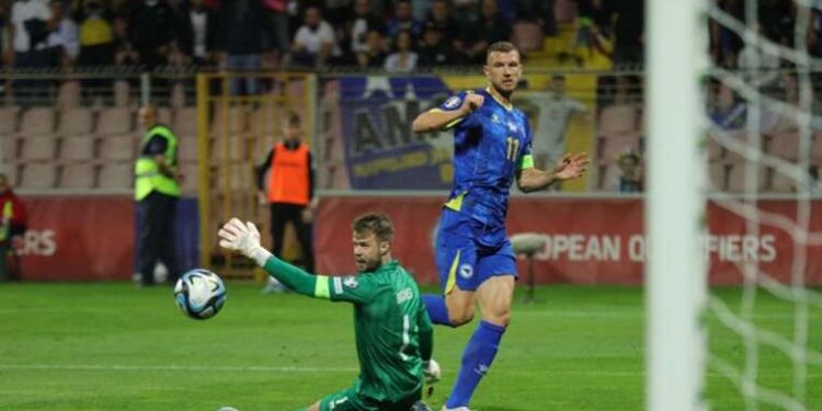 Edin Dzeko attı, Bosna Hersek kazandı