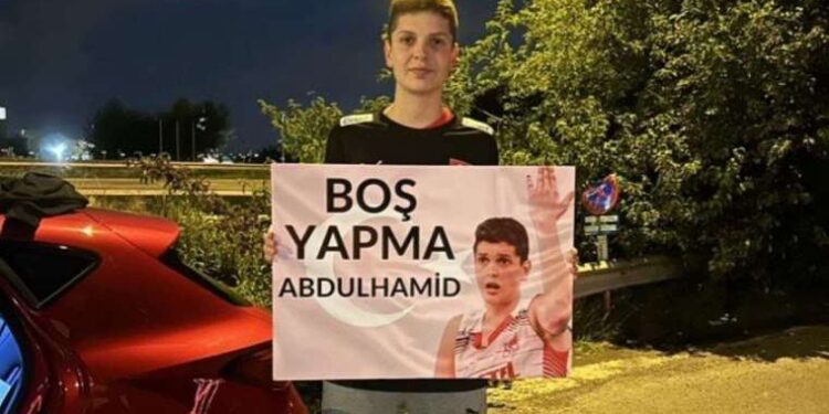 Ebrar Karakurt'un 'Boş yapma Abdülhamid' paylaşımı yeniden gündem oldu