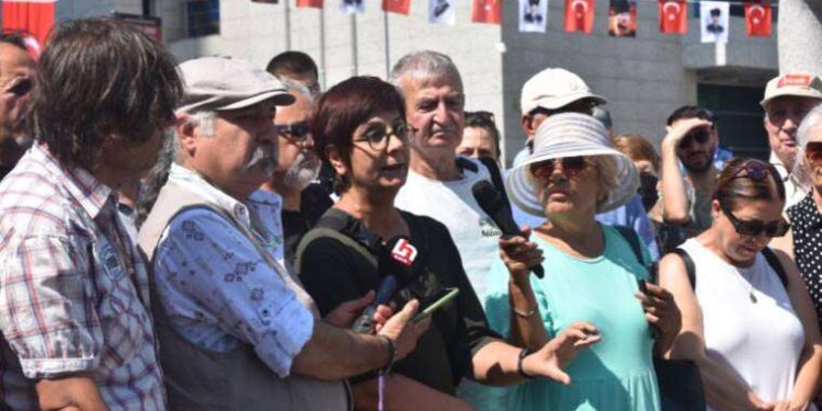 Ankaralılar 'Anıtkabir'in yakınındaki eğitim alanına yapılacak caminin iptali için toplandı: Hesap verecekler