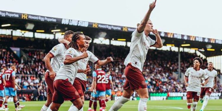 Haaland yıldızlaştı Manchester City galibiyetle başladı