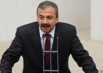 Sırrı Süreyya Önder'den 'Kobani Davası' açıklaması: İktidarda iç savaş yaşanıyor