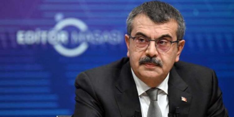 Milli Eğitim Bakanı Yusuf Tekin'den karma eğitimi hedef alan açıklamalar: Kız okuluna engel yok