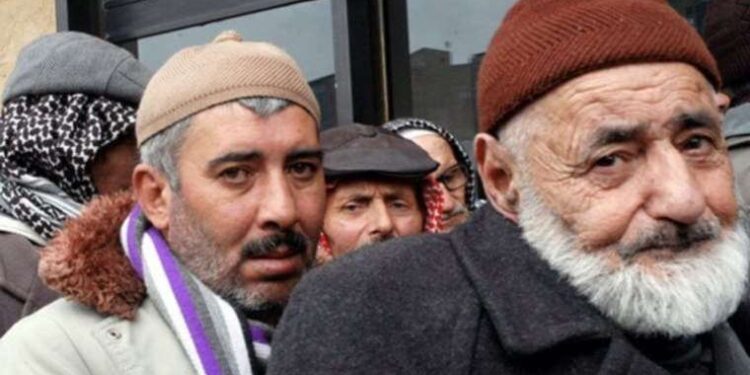 Emeklinin gözü kabinede!