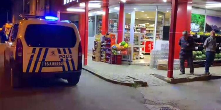 Kadıköy’de eğlence mekânında kavga çıktı: 3 yaralı