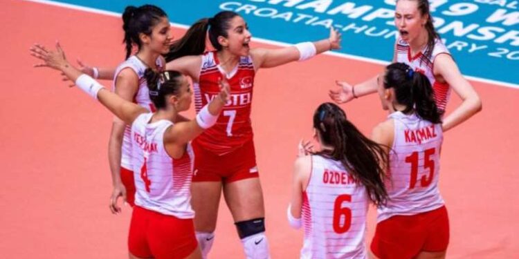 Türkiye U19 Milli Voleybol Takımı son 16 turuna yükseldi
