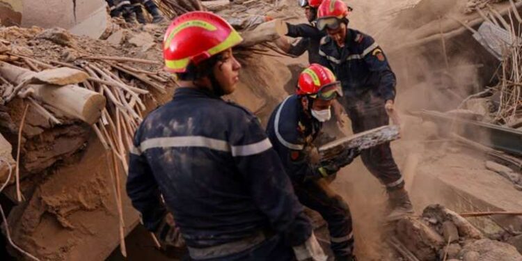 Kontrolden çıkan otomobil park halindeki araca çarptı: 1 yaralı