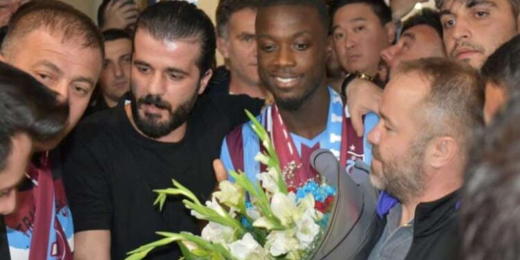 Trabzonspor'un yeni transferi Nicolas Pepe kente iniş yaptı!