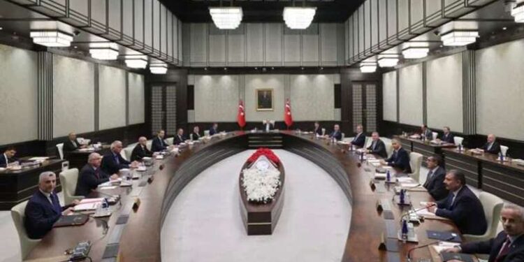 Erdoğan tarih vermişti... Kabine toplantısı bugün: Masada emekli ve memur emeklilerine 'müjde' var