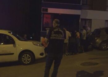 Ağrı’da hafif ticari araç şarampole yuvarlandı: 9 yaralı