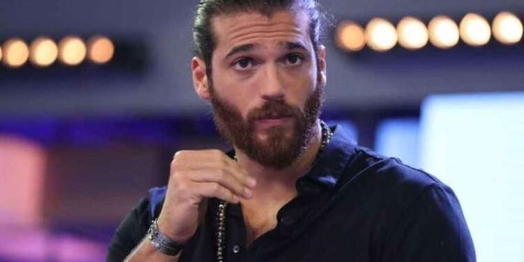 Diyarbakır’da yolcu otobüsü kavşağa daldı: 18 yaralı