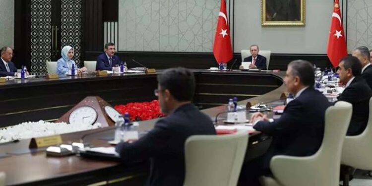 Kabine bugün toplanıyor: Gündemde hangi başlıklar var?