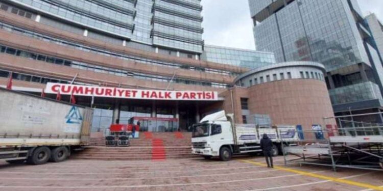 Zeynel Emre’den Atilla Kart’ın ‘mühürsüz oy ve referandum’ iddialarına yanıt