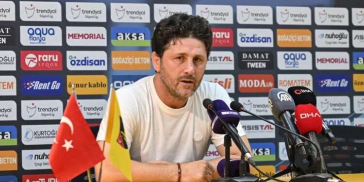 İstanbulspor Teknik Direktörü Fatih Tekke: 'Boyumuz rakiplere göre kısa'