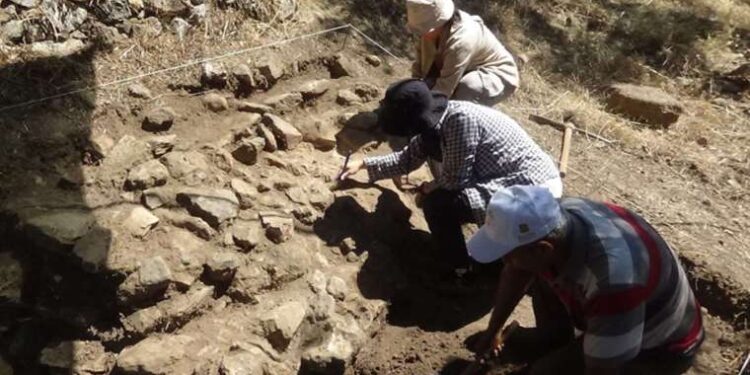 Toprağın altından bin 700 yıllık villa çıktı