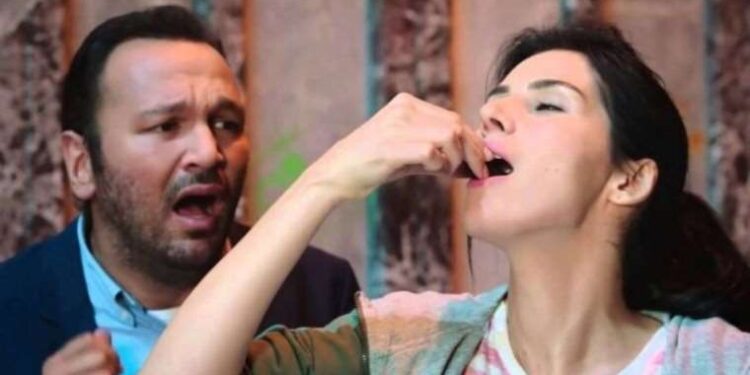 Kayseri’de 3 katlı binada korkutan yangın: Bina tahliye edildi!