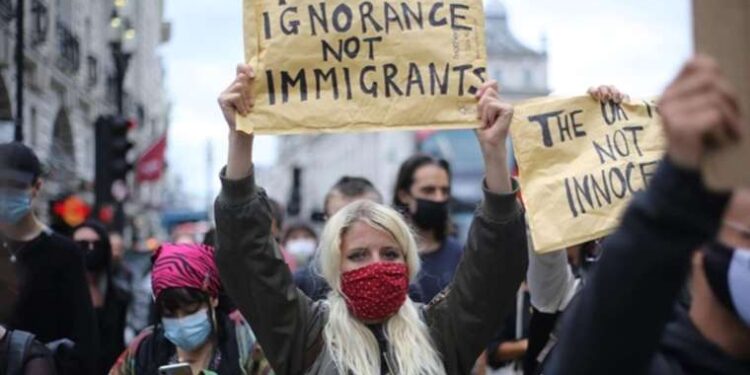 En doğal yöntemlerle evde kayısı nasıl kurutulur?