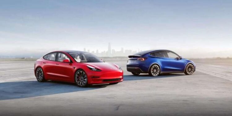 Elon Musk'tan Türkiye'ye müjde: Tesla'da indirim zamanı