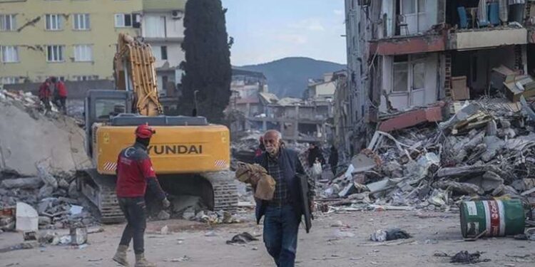 CHP depremzedelerin tahliye edilmesini Meclis’in gündemine taşıdı