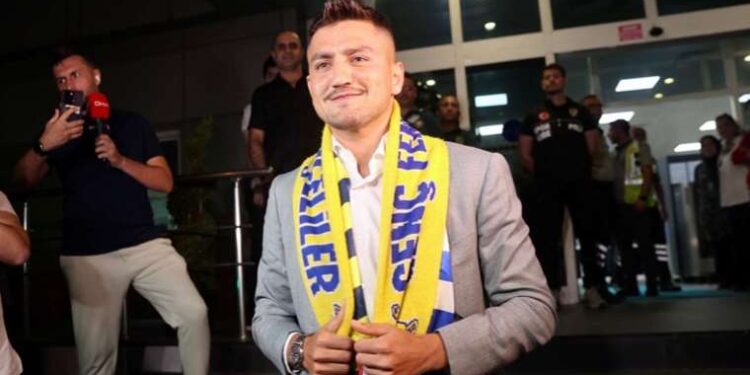 Cengiz Ünder: 'Türkiye'nin en büyük kulübüne geldim'