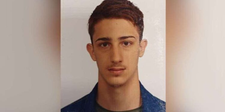 Trump rakiplerine fark attı