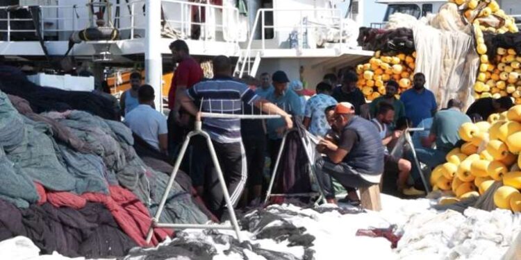 Balık halinde esnaf ile balıkçı arasında fiyat tartışması: '1 gece çıkmadık kıyamet koptu'