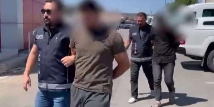 Putin meets with top generals in Ukraine