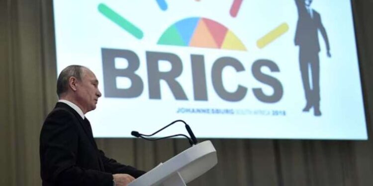 Irak’taki reklam panosunda cinsel içerikli video paniği