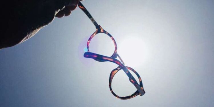 Gözlük camlarını silerken bu detaylara dikkat edilmeli