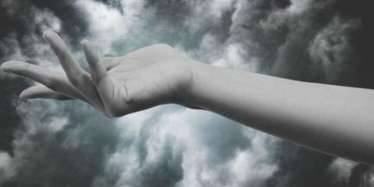 Bursa’da erkek şiddeti: Tartıştığı kadını kemerle darbetti!