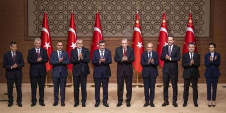 Mehmet Şimşek ve yeni ekonomi yönetimi 100 günde nasıl bir performans sergiledi?