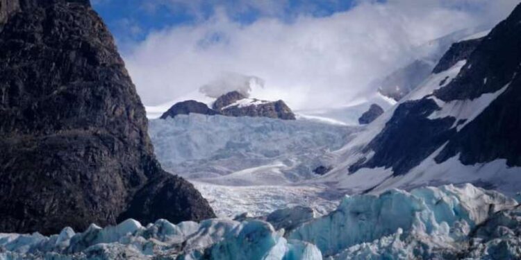 Öğrencisiyle evlenen öğretmen hakkında suç duyurusu: Kızlarının hamile olduğunu gelen mesajla öğrendiler…