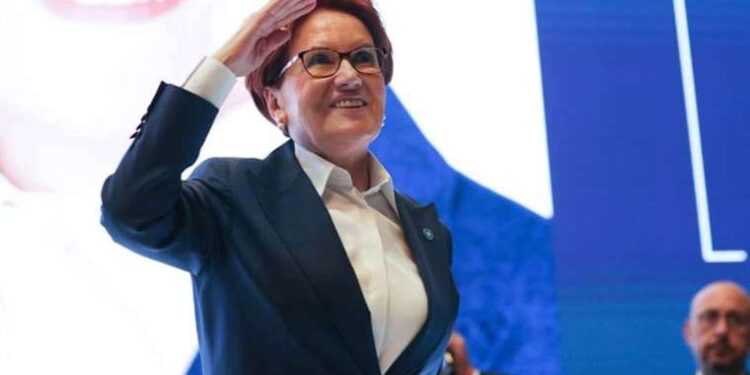 İYİ Parti'den 'yerel seçim' kararı: Bazı yerlerde adaylar anketle belirlenecek