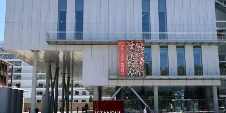 İstanbul Modern Sinema'dan ‘Boşluğa Dikkat’ açıkhava gösterimi