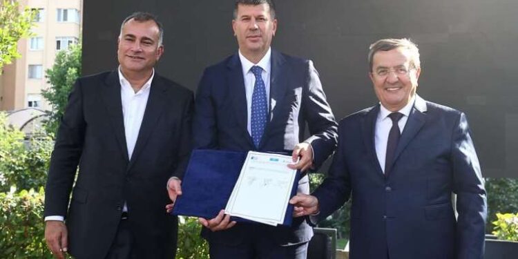 Proje 725 filminin konusu ne? Proje 725 filminin oyuncuları kim?