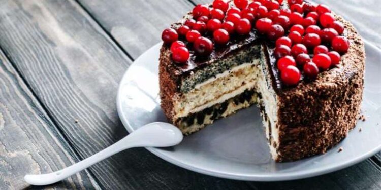 Aynı yöne giden otomobiller çarpıştı: 1’i bebek, 6 yaralı