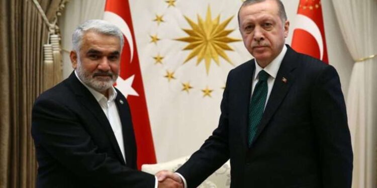 HÜDA PAR'lı Yapıcıoğlu'ndan skandal sözler: Karma eğitimin devam ettiği okullarda gençler birbirini taciz edebilir