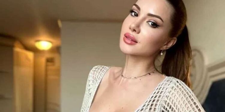 Romanyalı şarkıcı Otilia Türk sevgilisi ile evlendi