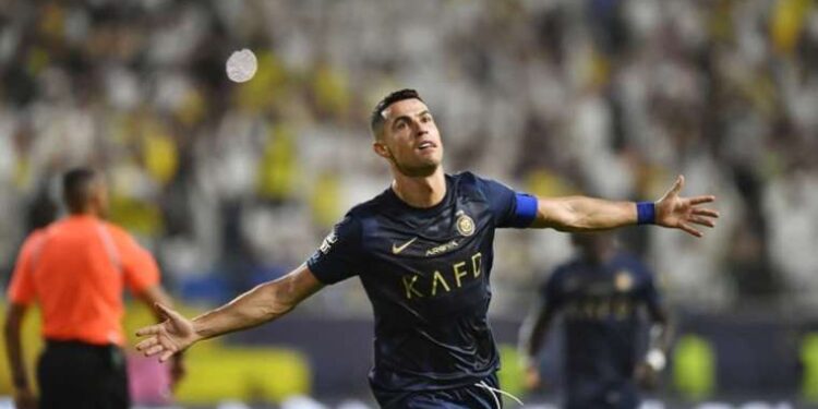 Ronaldo futbol tarihine geçti