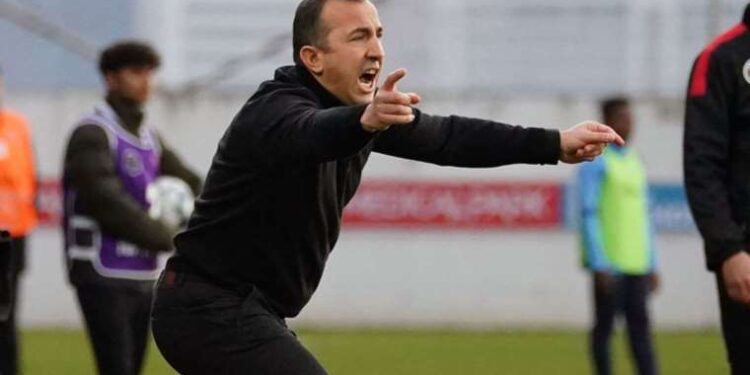 Emre Belözoğlu ile yollar ayrılmıştı: Başakşehir'de Recep Uçar sesleri!