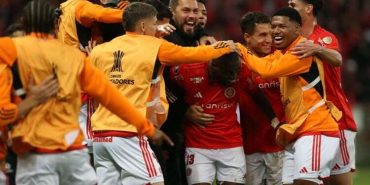 Eski Fenerbahçeli Enner Valencia attı: Internacional tur atladı!