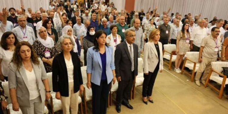 HDP'de kongre günü: Yeni parti, yeni eş genel başkanlar