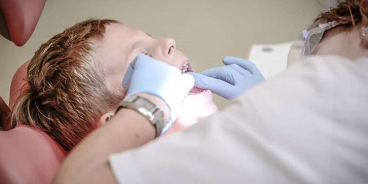 Ağız kokusu problemine son! Nedenleri ve etkili çözümleri