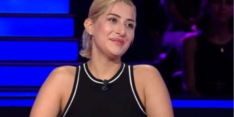 Çiğ et yemesiyle bilinen sosyal medya fenomeni Kim Miloner Olmak İster’e katıldı…. Anayasa’nın ilk maddesini bilemedi!