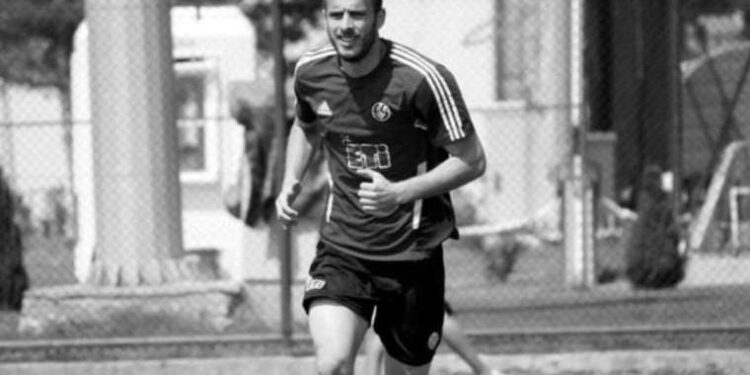 Trafikte ‘Neden korna çalıyorsun’ kavgası: Demir parçasıyla darbedildi!