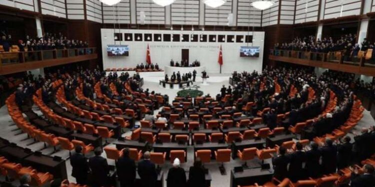 Son Dakika... Sezgin Tanrıkulu da aralarında: Fezlekeler Meclis'e ulaştı