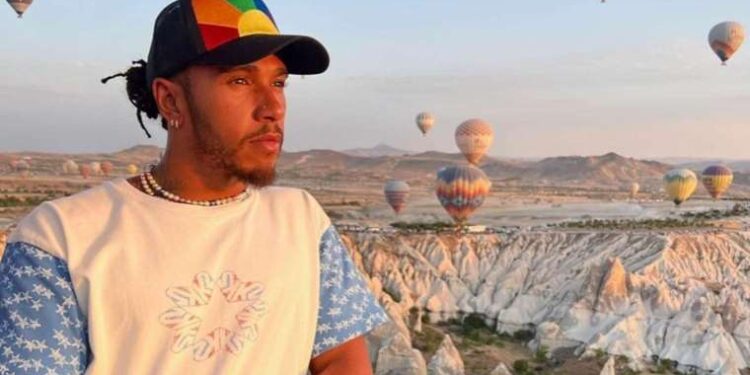 Formula 1'de 7 kez dünya şampiyonu Lewis Hamilton, Kapadokya'ya hayran kaldı!